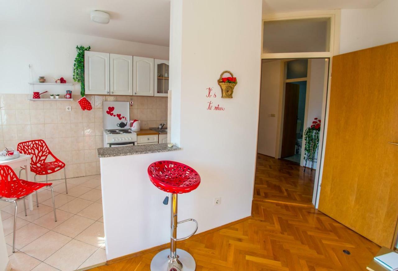 Apartment Red Мостар Экстерьер фото